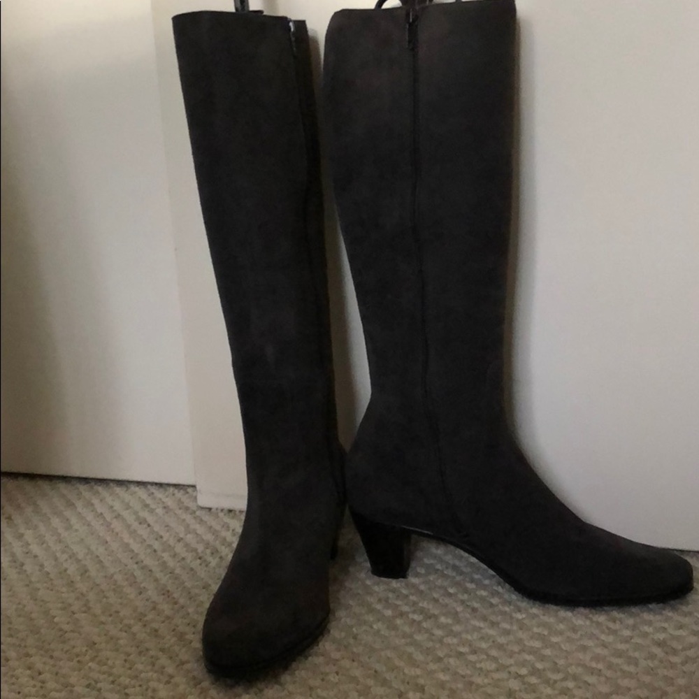 Gravati suede boots